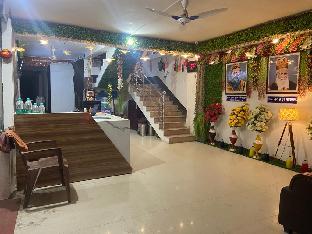 Hotel Satsangi,,5 star