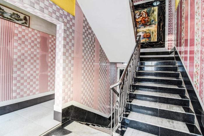 super collection o raj guest house near kolkata airport