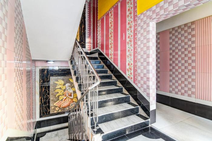 super collection o raj guest house near kolkata airport