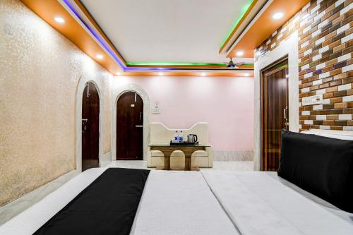 super collection o raj guest house near kolkata airport