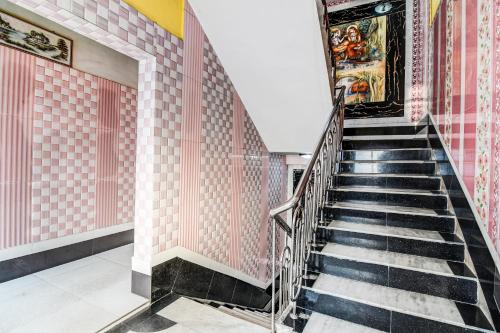 super collection o raj guest house near kolkata airport