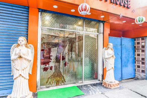 super collection o raj guest house near kolkata airport