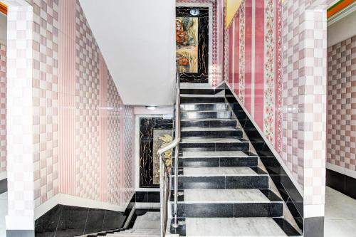 super collection o raj guest house near kolkata airport