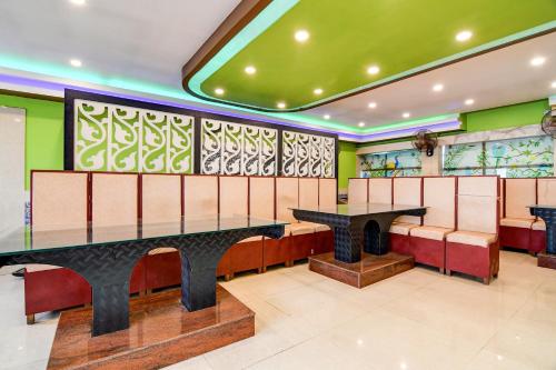 super collection o raj guest house near kolkata airport