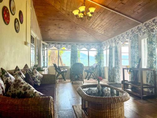 Yule Tea Retreat,,5 star