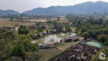 eco eyes village