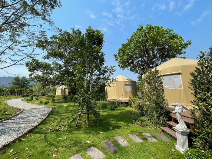 eco eyes village
