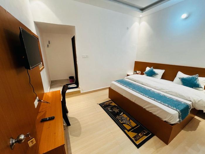 hotel awadh palace