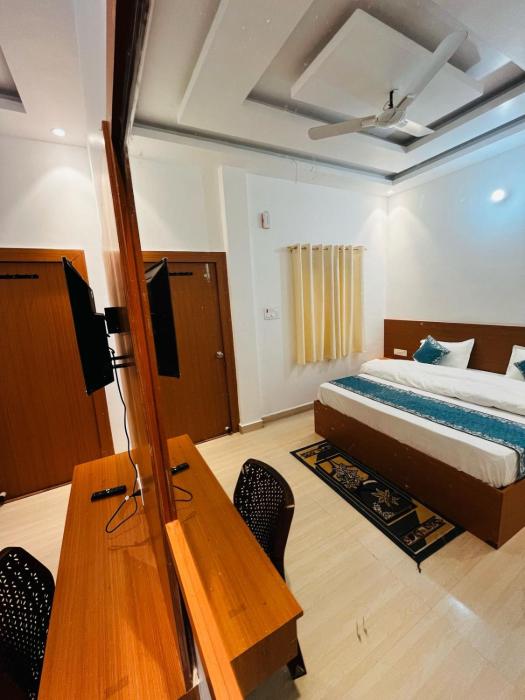 hotel awadh palace