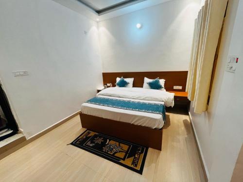 hotel awadh palace
