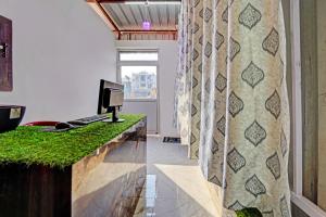 hotel o chawlas hotel and restaurant