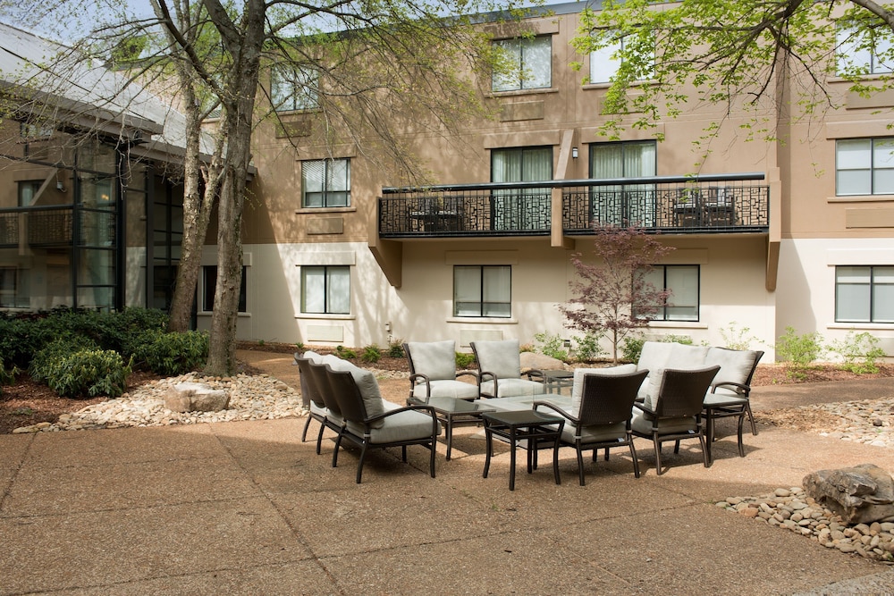 holiday inn express nashville airport by ihg