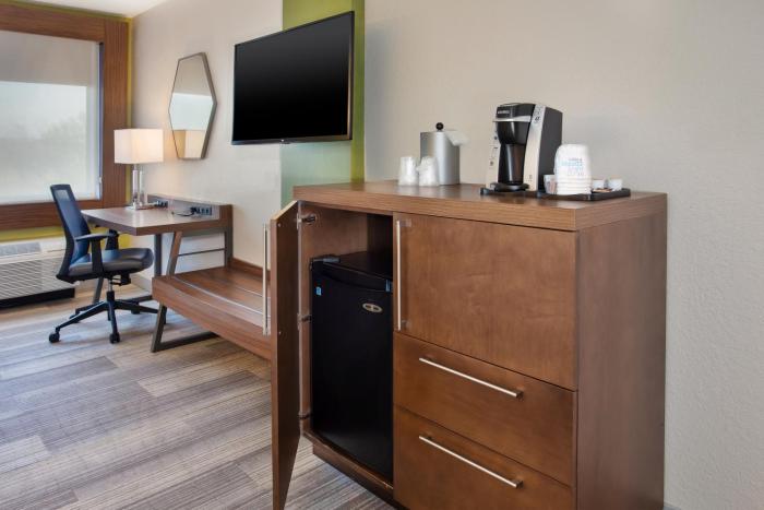 holiday inn express nashville airport by ihg