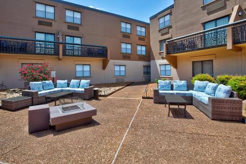 holiday inn express nashville airport by ihg
