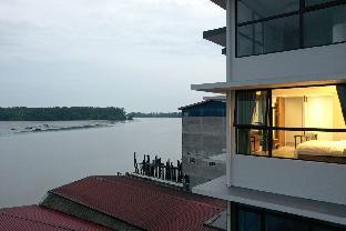 crosview hotel