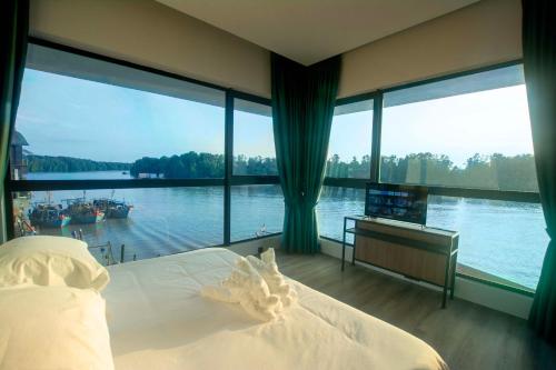 crosview hotel