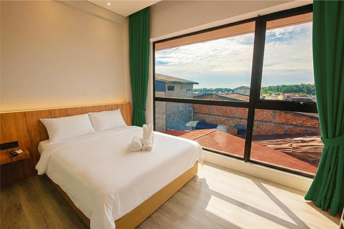 crosview hotel