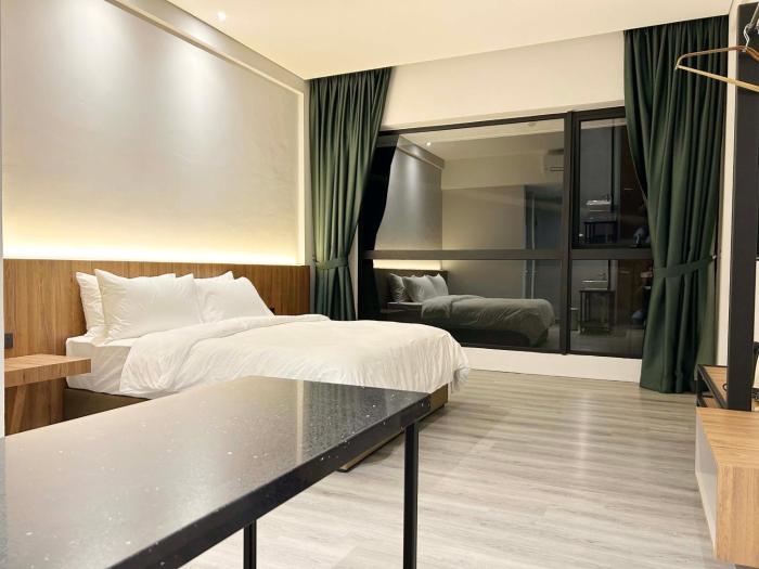 crosview hotel