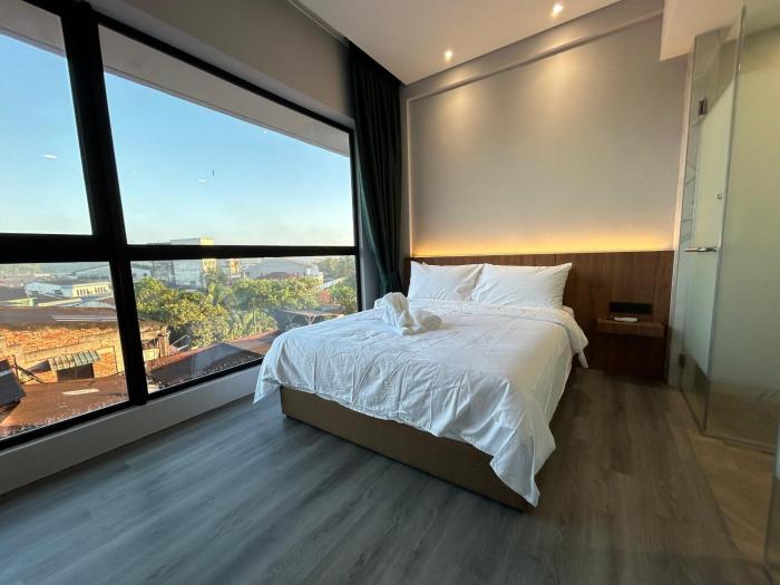 crosview hotel