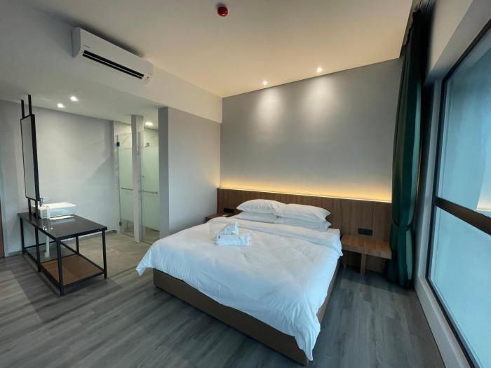 crosview hotel