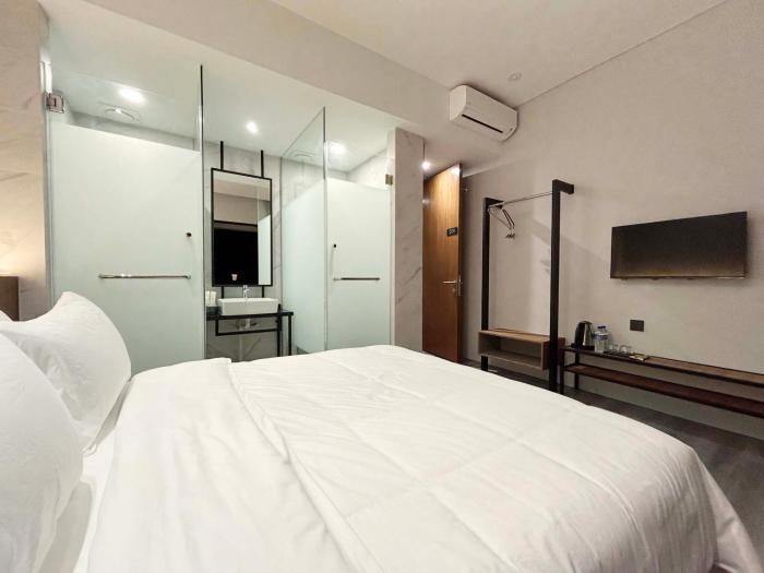 crosview hotel