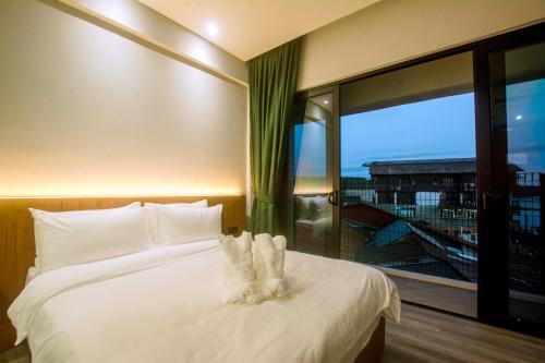crosview hotel
