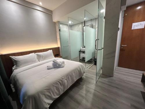 crosview hotel