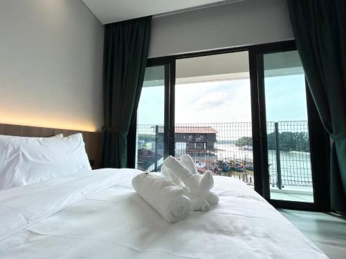crosview hotel
