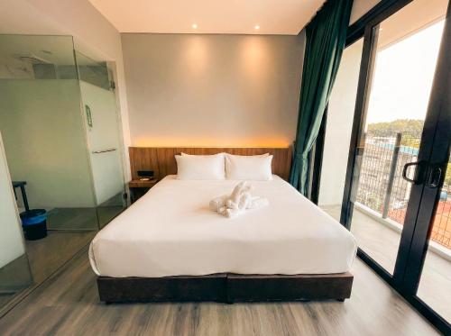 crosview hotel