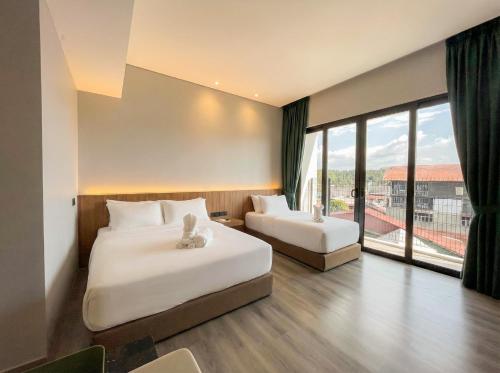 crosview hotel