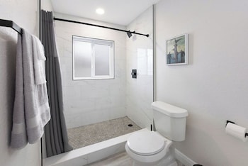 Palm Cove Motel,,2 star