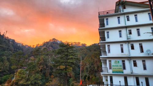 solitude inn by epic hospitality