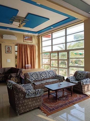 hotel yuvraj nature