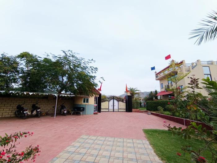 hotel yuvraj nature