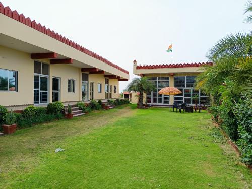 hotel yuvraj nature