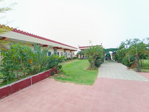 hotel yuvraj nature