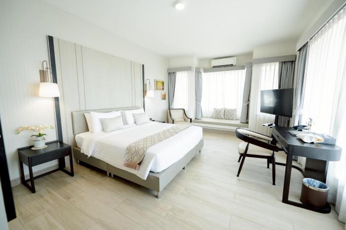 the navy house hotel