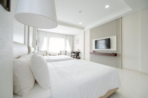 the navy house hotel