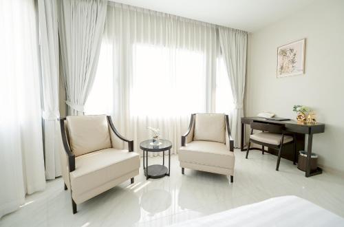 the navy house hotel
