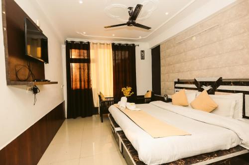 Hotel Mirage Grand,,3 star