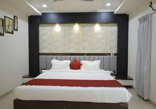 vakratunda executive