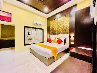 hotel grand udaipur rooftop cafe swimming pool