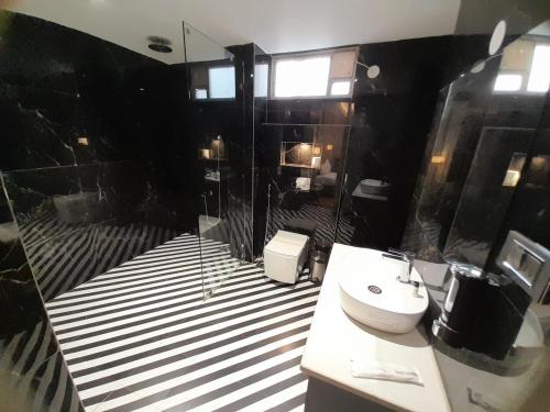 Hotel The Venue,,3 star