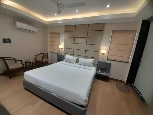 Hotel The Venue,,3 star