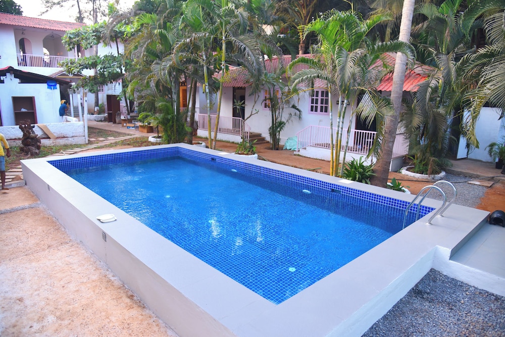 arambol sweet lake resort