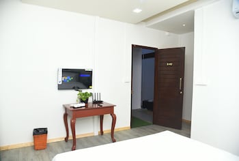 arambol sweet lake resort