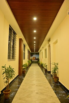 hotel boss palace
