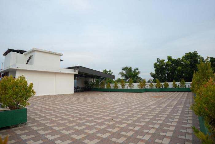 daffodils luxury airport suites