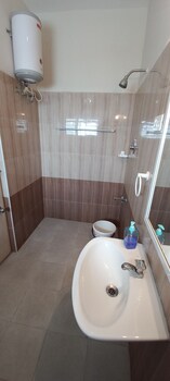 shantham service apartments indumangar