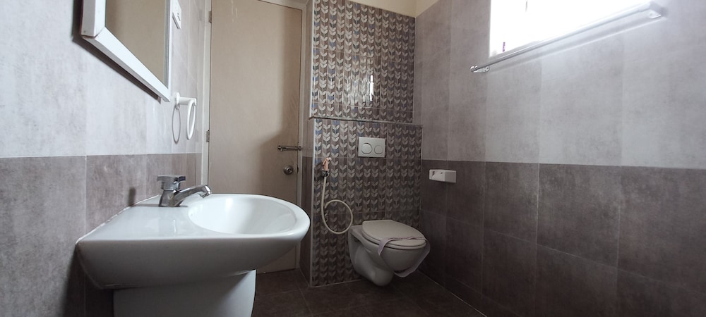 shantham service apartments indumangar